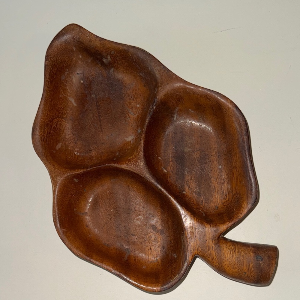 Vintage Monkey Pod Wooden Leaf-Shaped Hawaiian Serving Tray from Waikiki